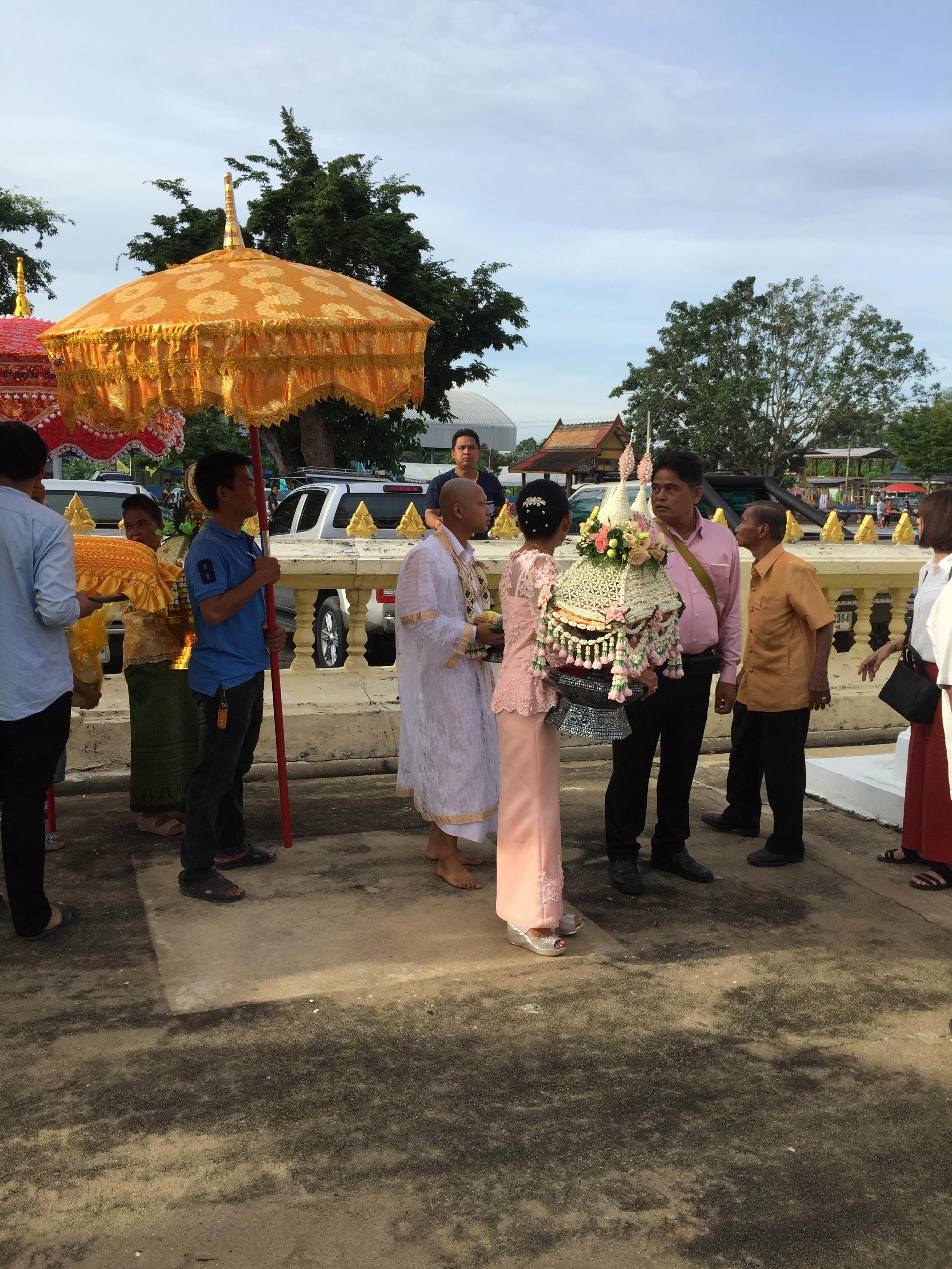 ที่คลุมผ้าไตรดอกไม้สด สีชมพู (ส่งงานอ.บางปะอิน จ.พระนครศรีอยุธยา)1-2กค60