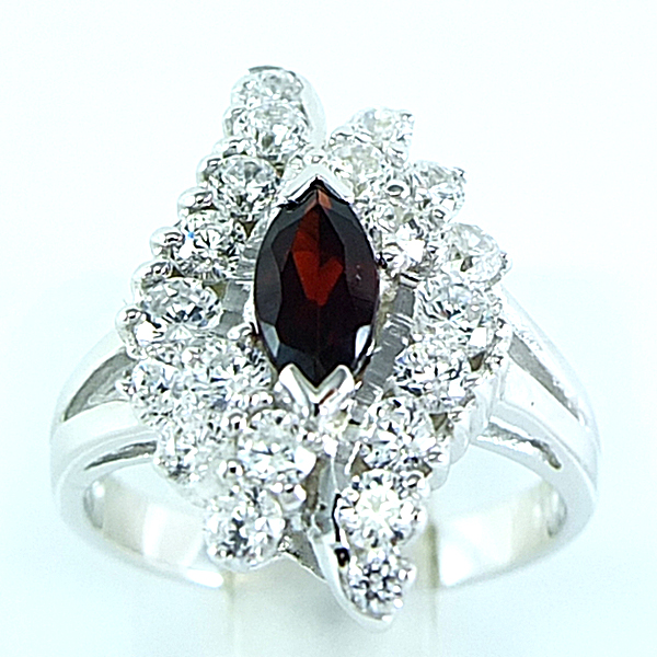 แหวนเงินแท้ราคาถูกชุบทองคำขาว พลอยแท้โกเมน 0.45 กะรัต เพชรCZ 1.12 กะรัต งานประณีตสวยงาม สั่งผลิตค่ะ