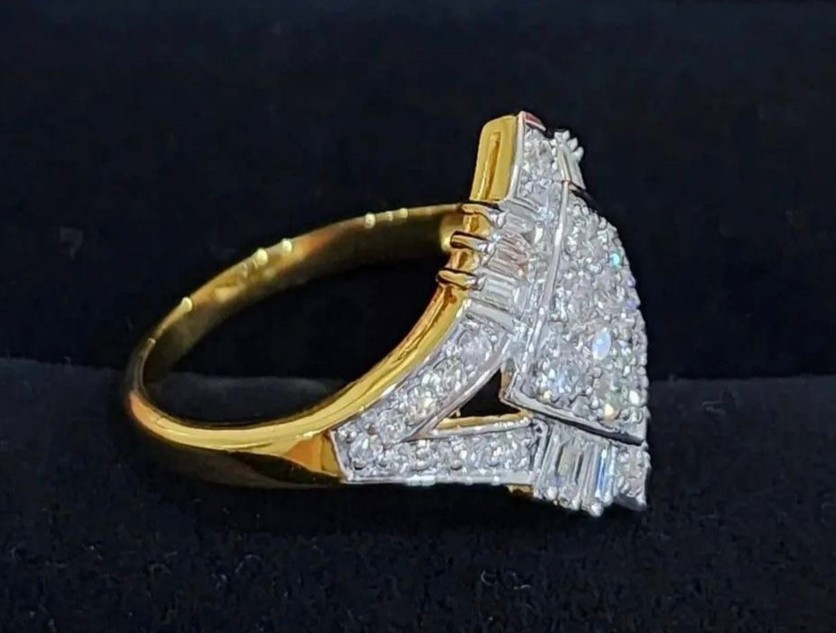 พร้อมส่งและสั่งผลิตแหวนเพชรแท้น้ำ97 เพชรบาเก็ตและกลม แหวนแต่งงาน แหวนหมั้น ใส่เที่ยว ออกงาน แหวนทองคำ 9K เพชรแท้รวม 1 กะรัต 44 เม็ด ราคาถูกมาก ส่งฟรี