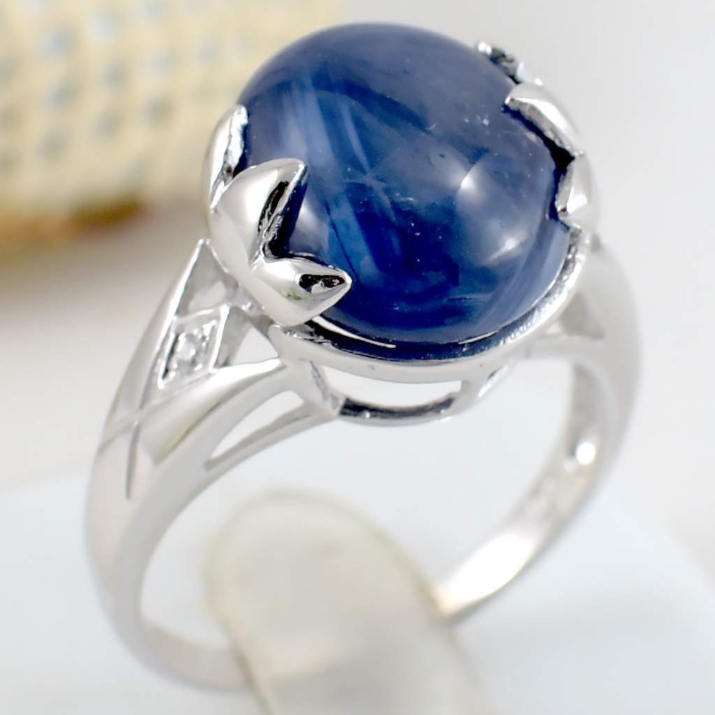 แหวนเงินแท้ราคาถูกชุบทองคำขาว ไพลินแท้ 8.50 กะรัต เพชรCZ 0.02 กะรัต งานประณีตสวยงาม สั่งผลิตค่ะ