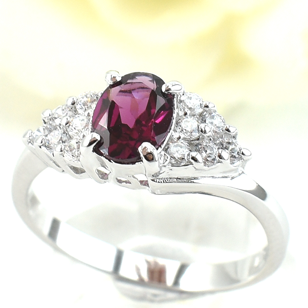 แหวนเงินแท้ราคาถูกชุบทองคำขาว พลอยแท้โรโดไลท์การ์เน็ต 1.0 กะรัต เพชรCZ 0.36 กะรัต งานประณีตสวยงาม สั่งผลิตค่ะ