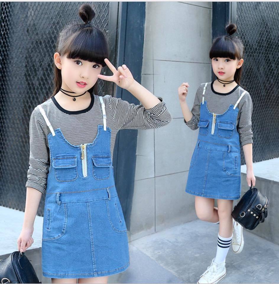 ชุดเด็ก : เสื้อแขนยาวสีดำลายขวาง+เอี้ยมยีนส์