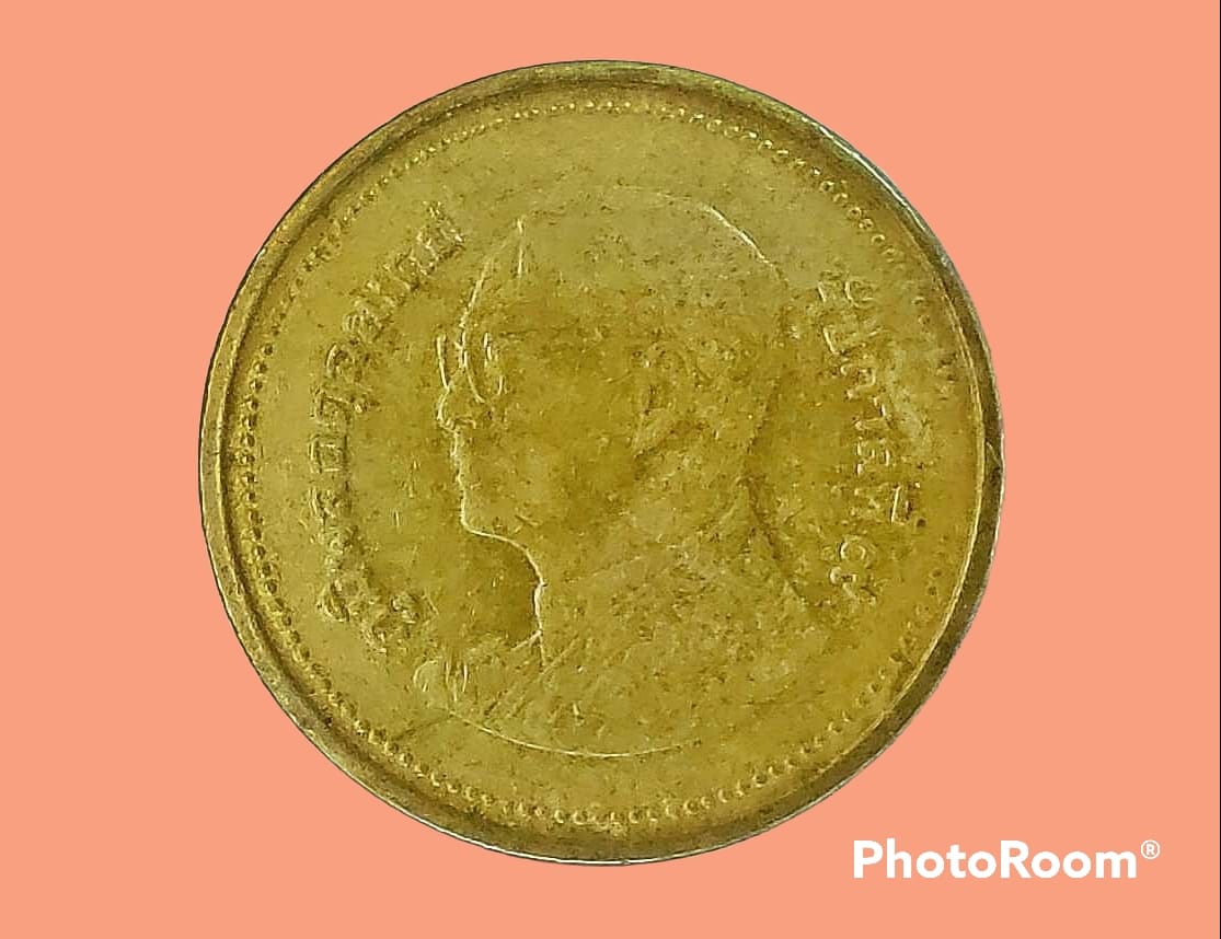 เหรียญ เงินหมุนเวียน รัชกาลที่ 9 1 Baht RAMA 9 2010 อันดับ 5