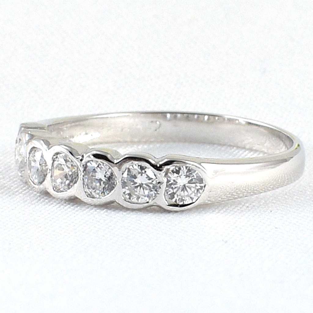 แหวนเงินแท้ราคาถูกชุบทองคำขาว เพชรCZแท้ 0.42 กะรัต งานประณีตสวยงาม สั่งผลิตค่ะ