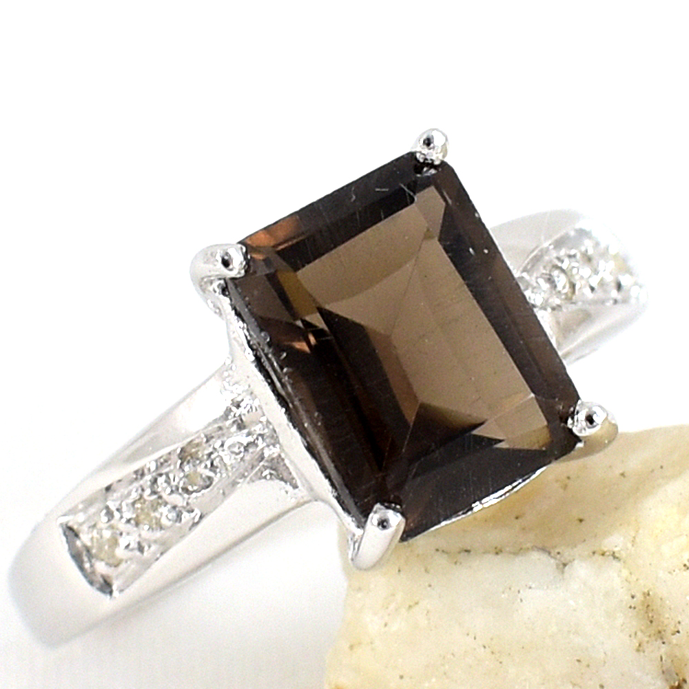 แหวนเงินแท้ราคาถูกชุบทองคำขาว พลอยแท้สโมกกี้ควอทซ์ 1.95 กะรัต เพชรCZ 0.048 กะรัต งานประณีตสวยงาม สั่งผลิตค่ะ