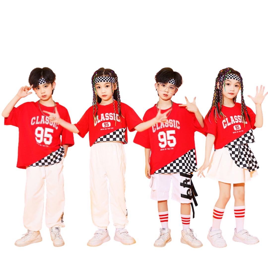 ชุดเต้น ชุดเซ็ต เสื้อแดงแขนสั้นลาย CLASSIC95 กระโปงสั้น กางเกงขายาว