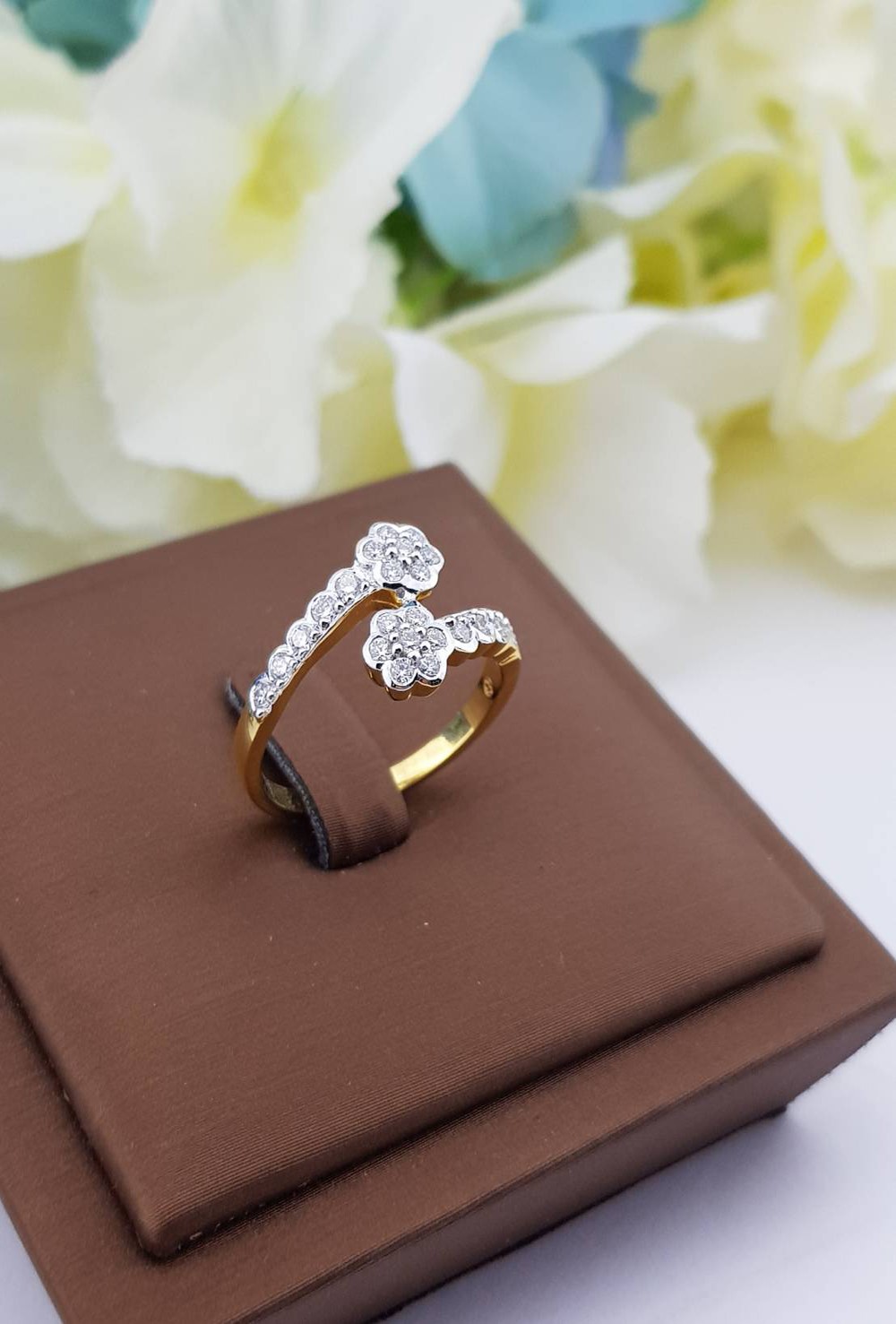 สั่งผลิตเพชรเบลเยี่ยมคัท แหวนแต่งงาน แหวนหมั้น ใส่เที่ยว ออกงาน แหวนทองคำ 18K เพชรแท้ 0.38 กะรัต 3.00 กรัม น้ำ 99 ราคาถูกมาก มีใบรับประกันค่ะ