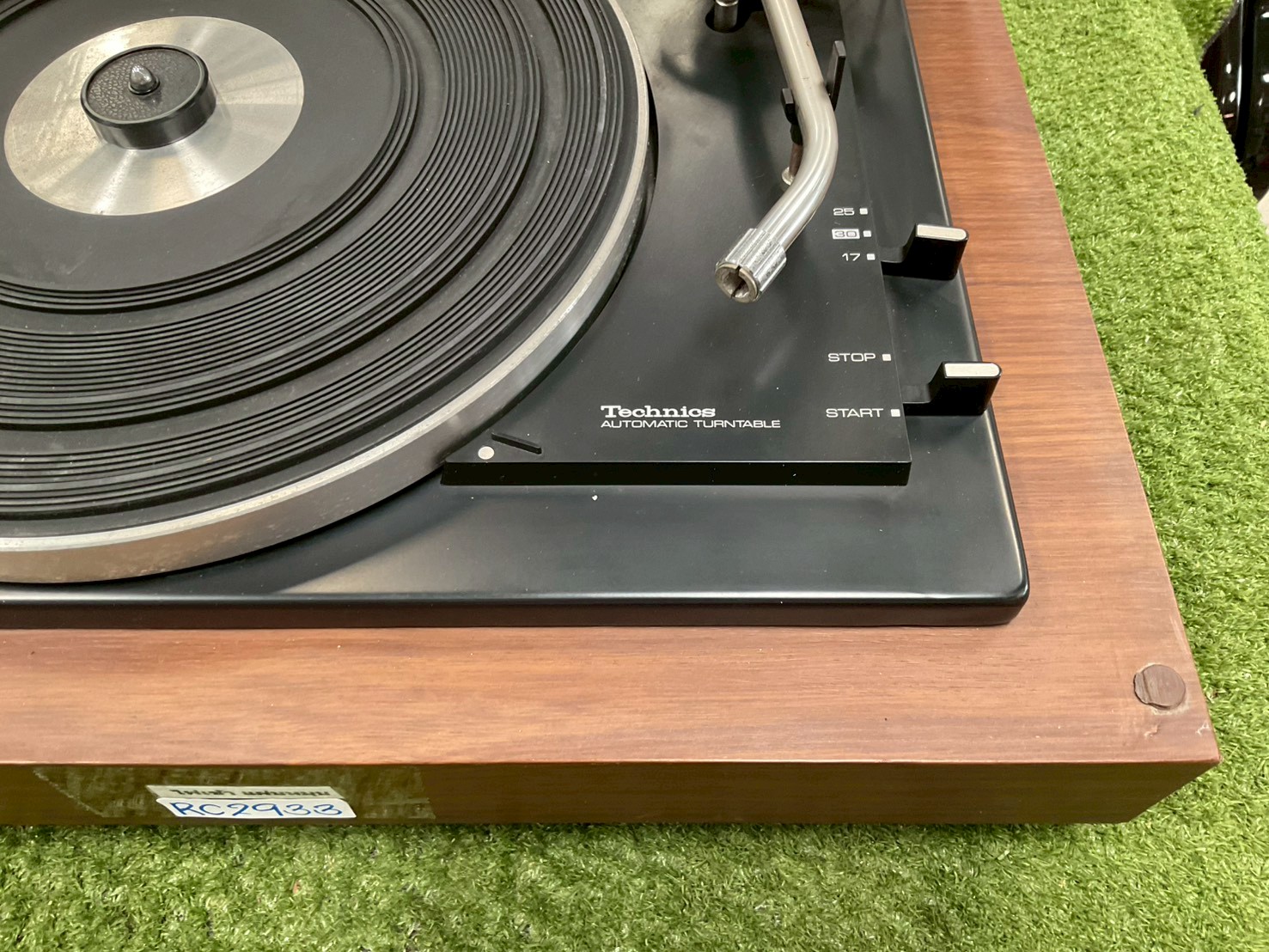 เครื่องเล่นแผ่นเสียง Technics : SL-29