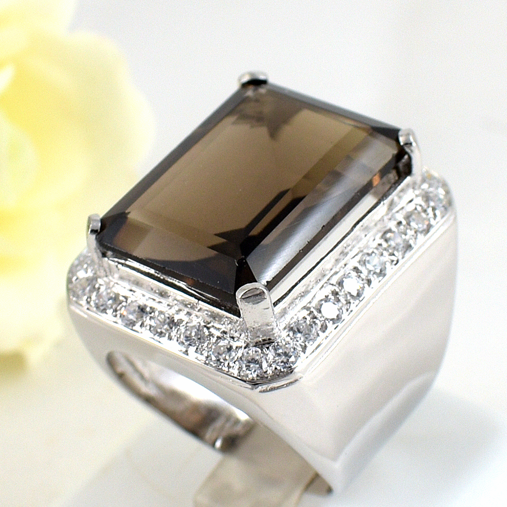 แหวนเงินแท้ราคาถูกชุบทองคำขาว พลอยแท้สโมกกี้ควอทซ์ 28.30 กะรัต เพชรCZ 1.20 กะรัต งานประณีตสวยงาม สั่งผลิตค่ะ