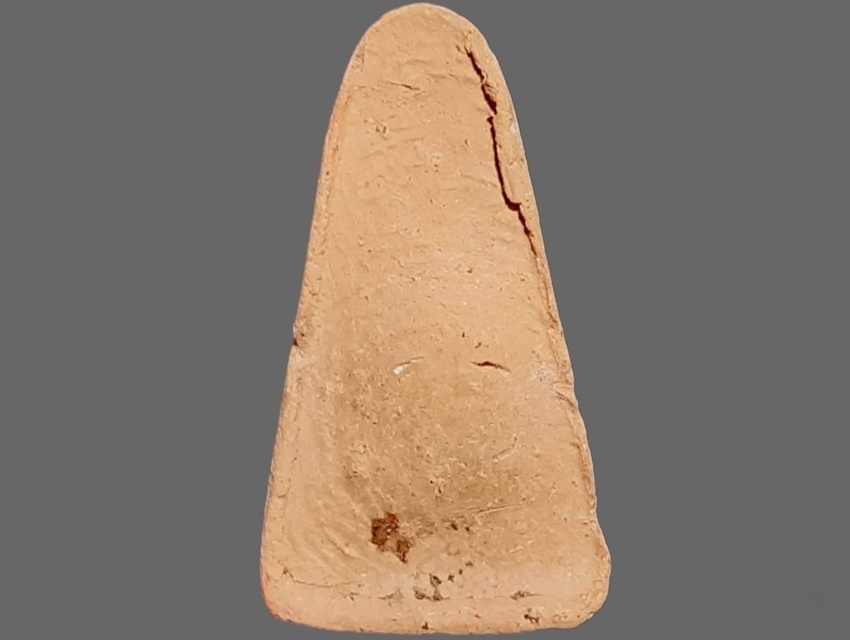 ผงสุพรรณ วัดพระธาตุ สุพรรณบุรี เนื้อดิน