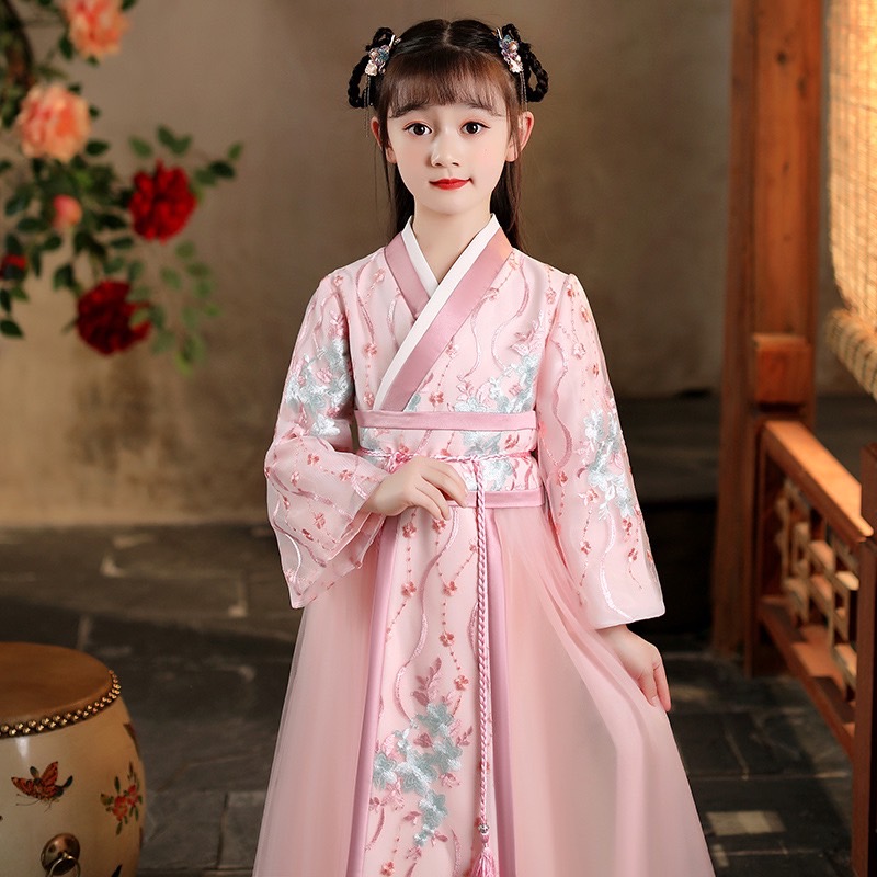 ชุดจีน กี่เพ้า จีนโบราณยาว รุ่นสีพื้นขาวขลิบสี