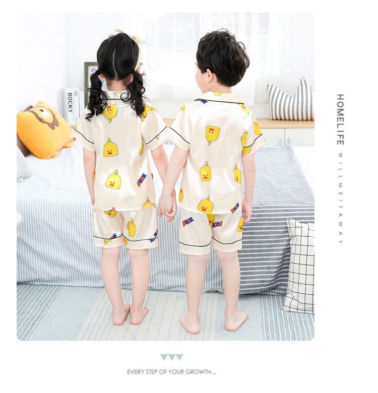 ชุดนอนเด็ก ชุดนอนผ้าซาติน แขนสั้น แบบมีลาย