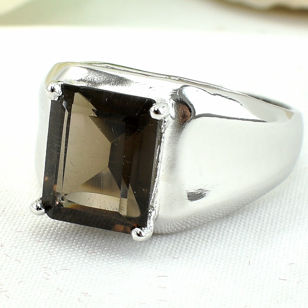 แหวนเงินแท้ราคาถูกชุบทองคำขาว พลอยแท้สโมกกี้ควอทซ์ 3.25 กะรัต งานประณีตสวยงาม สั่งผลิตค่ะ