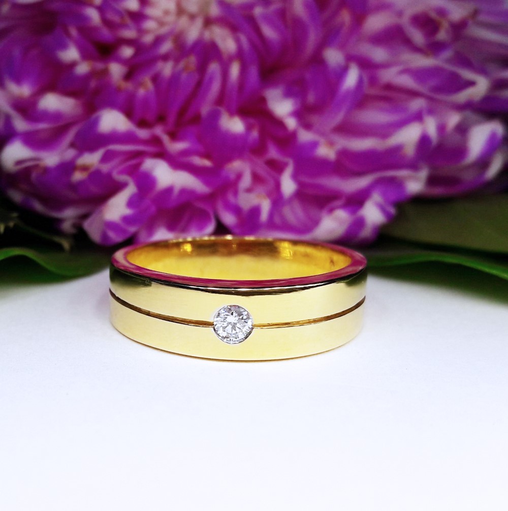 สั่งผลิตเพชรเบลเยี่ยมคัท แหวนแต่งงาน แหวนหมั้น ใส่เที่ยว ออกงาน แหวนทองคำ 18K เพชรแท้ 0.08 กะรัต 6.00 กรัม น้ำ 99 ราคาถูกมาก มีใบรับประกันค่ะ