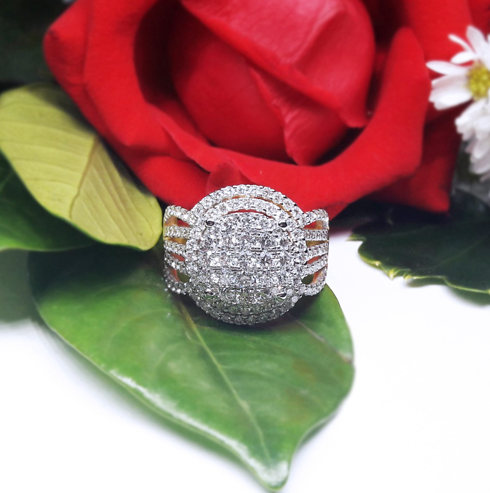 สั่งผลิตเพชรเบลเยี่ยมคัท แหวนแต่งงาน แหวนหมั้น ใส่เที่ยว ออกงาน แหวนทองคำ 18K เพชรแท้ 1.74 กะรัต 8.34 กรัม น้ำ 99 ราคาถูกมาก มีใบรับประกันค่ะ