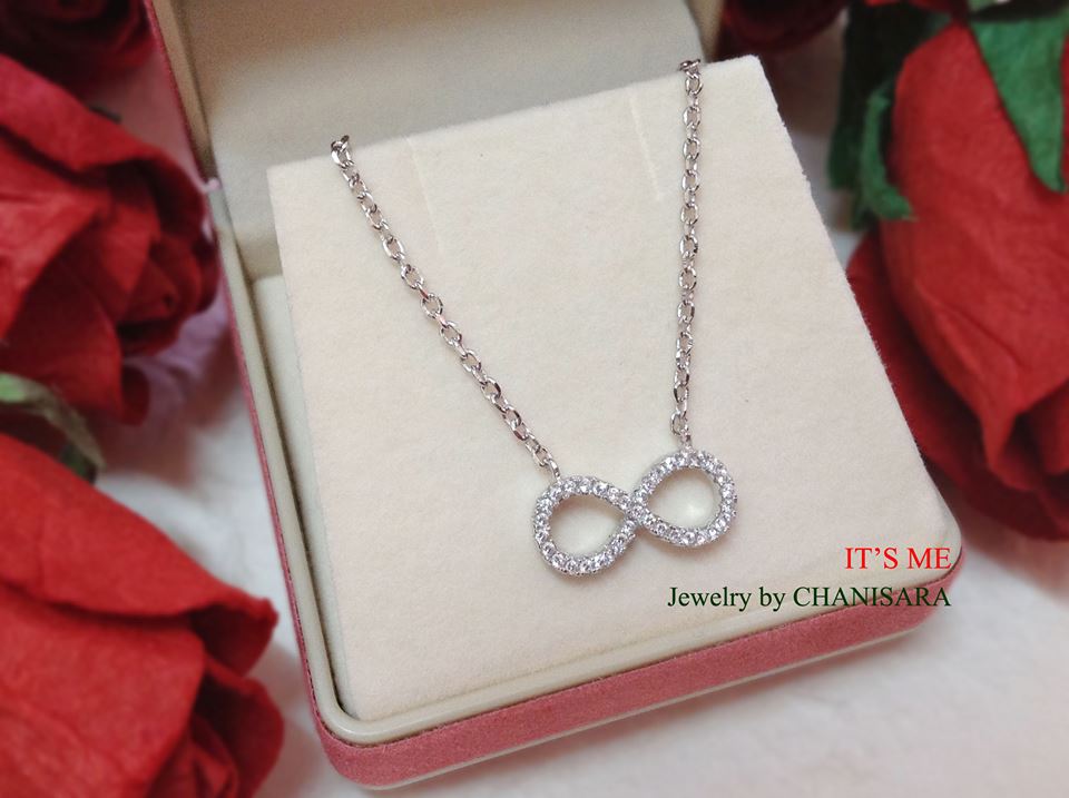 สร้อยพร้อมจี้ Infinity ประดับเพชร cz