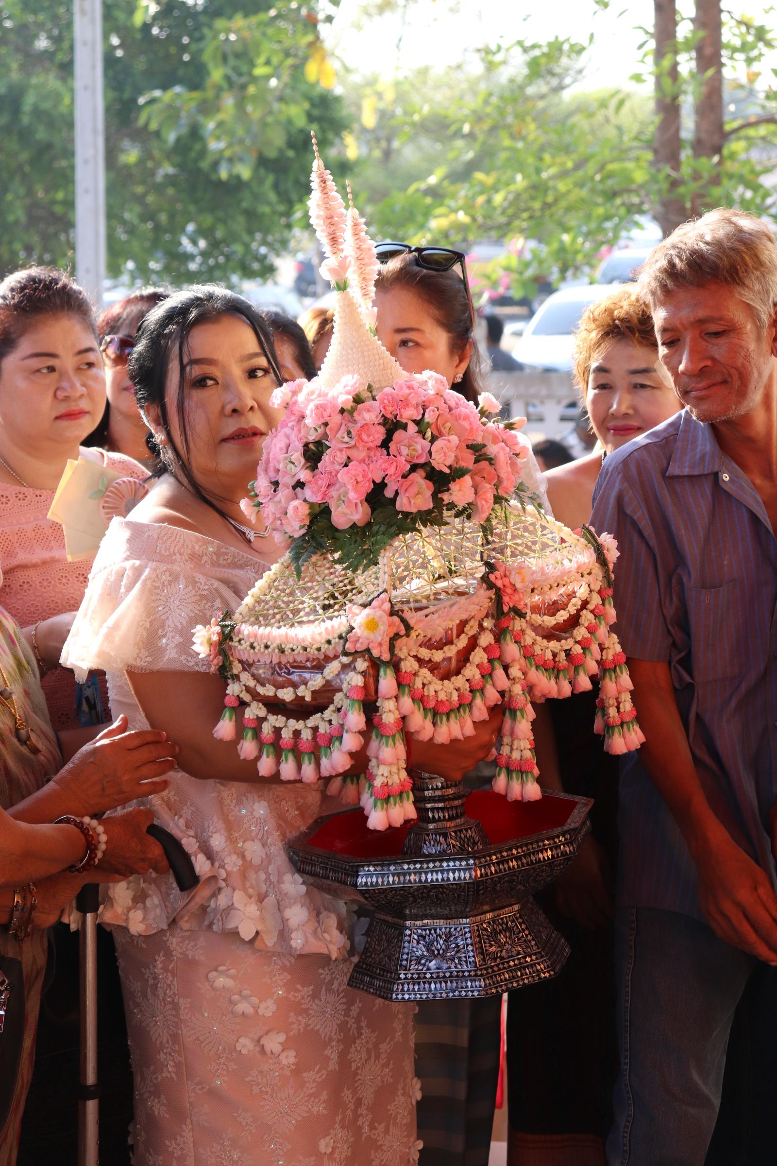 ชุดเครื่องบวชดอกไม้สด ชุดC8