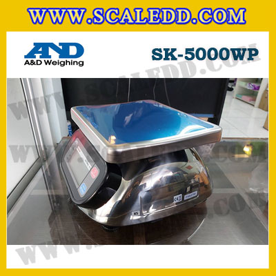 เครื่องชั่งน้ำหนักดิจิตอล5000กรัม เครื่องชั่งกันน้ำ5000g เครื่องชั่งดิจิตอล5000กรัม ตาชั่งกันน้ำ5000กรัม พิกัดน้ำหนัก 5000g ความละเอียด 1g ยี่ห้อ AND รุ่น SK-WP (เครื่องชั่งผ่านตรวจรับรองจากสำนักชั่งตวงวัด)