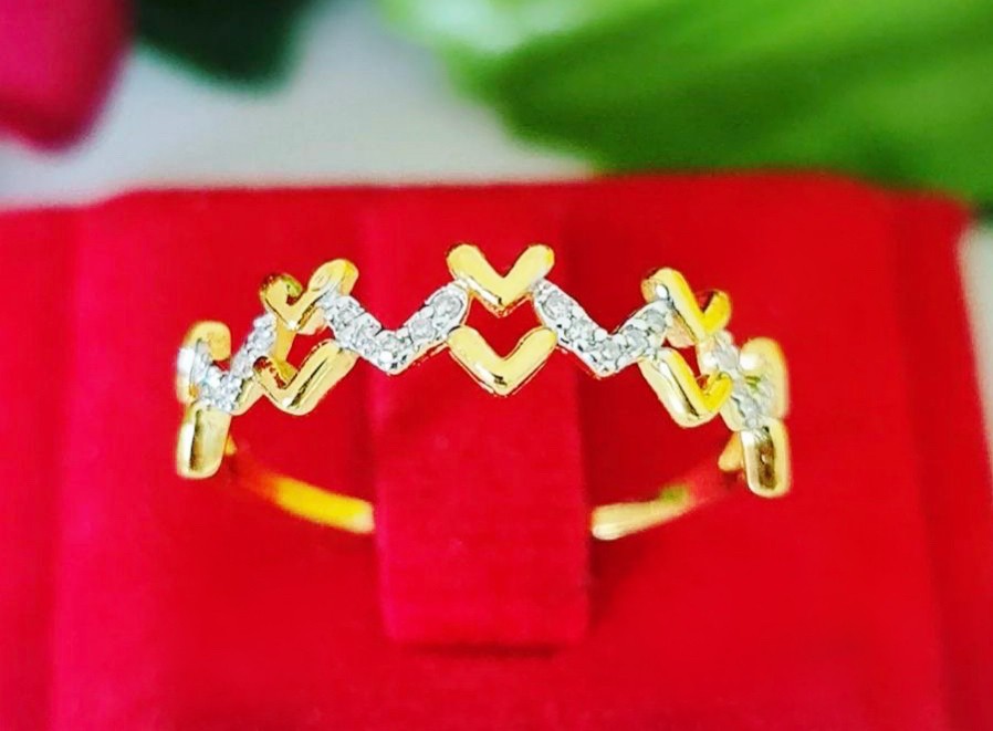 พร้อมส่งและสั่งผลิตแหวนเพชรหัวใจ แหวนแต่งงาน แหวนหมั้น ใส่เที่ยว ออกงาน แหวนทองคำ 9K เพชรแท้ 0.10 กะรัต 20 เม็ด ราคาถูกมาก ส่งฟรี