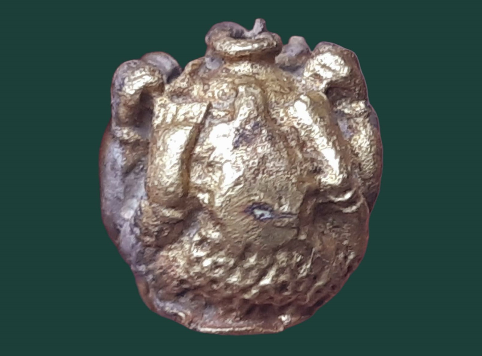 ลูกอม พระพิฆเนศวร เทวสถานโบสถ์พราหมณ์ กรุงเทพ ปี 2545 เนื้อทองผสม รุ่นคชสารหมื่นปี พิมพ์เล็ก เนื้อโลหะกะหลั่ยทอง