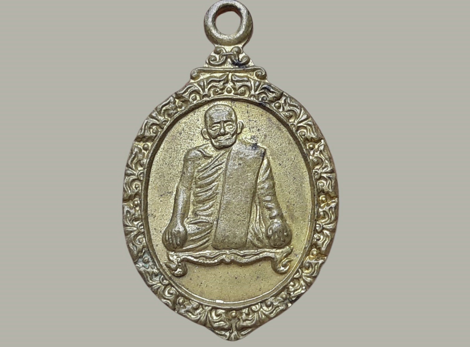 เหรียญ หลวงปู่แหวน สุจิณฺโณ วัดดอยแม่ปั๋ง จ.เชียงใหม่ พิมพ์เล็ก เนื้อฝาบาตร