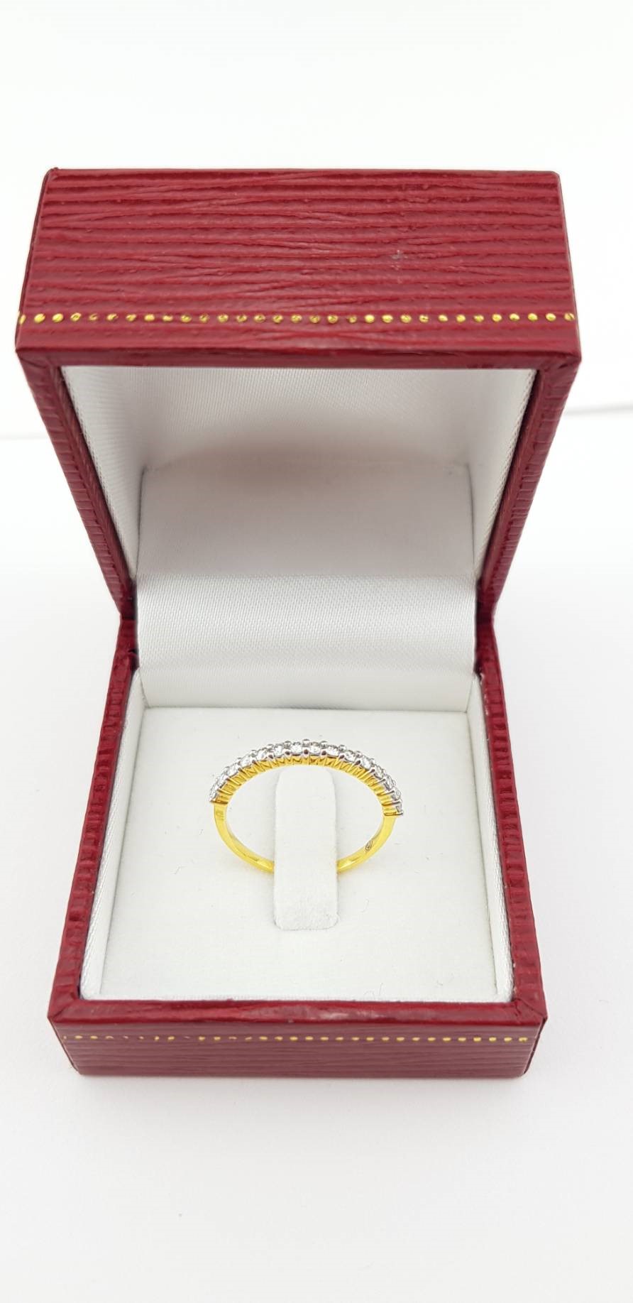 สั่งผลิตเพชรเบลเยี่ยมคัท แหวนแต่งงาน แหวนหมั้น ใส่เที่ยว ออกงาน แหวนทองคำ 18K เพชรแท้ 0.26 กะรัต 1.44 กรัม น้ำ 99 ราคาถูกมาก มีใบรับประกันค่ะ