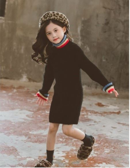 ชุดเดรสไหมพรมแขนยาว สีดำ