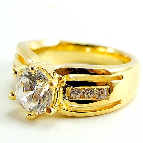 แหวนเงินแท้ราคาถูกชุบทองคำขาว เพชรCZเม็ดกลาง 1.25 กะรัต เพชรCZเม็ดข้าง 0.09 กะรัต งานประณีตสวยงาม สั่งผลิตค่ะ