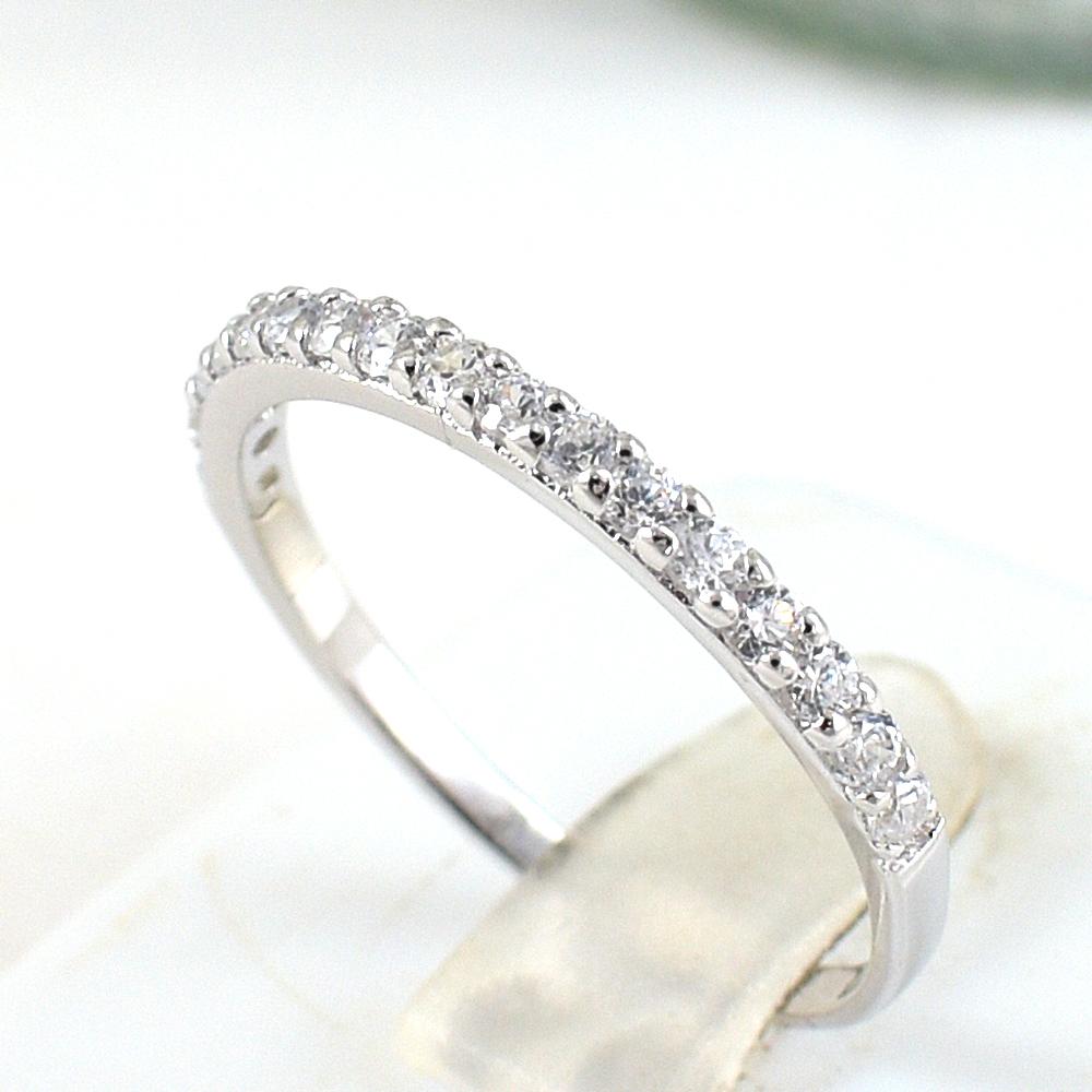 แหวนเงินแท้ราคาถูกชุบทองคำขาว เพชรCZแท้ 0.425 กะรัต งานประณีตสวยงาม สั่งผลิตค่ะ