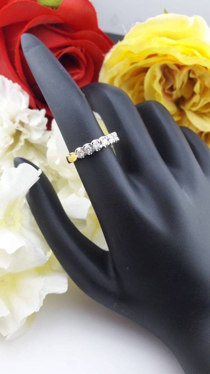 สั่งผลิตเพชรเบลเยี่ยมคัท แหวนแต่งงาน แหวนหมั้น ใส่เที่ยว ออกงาน แหวนทองคำ 18K เพชรแท้ 0.40 กะรัต 3.63 กรัม น้ำ 99 ราคาถูกมาก มีใบรับประกันค่ะ