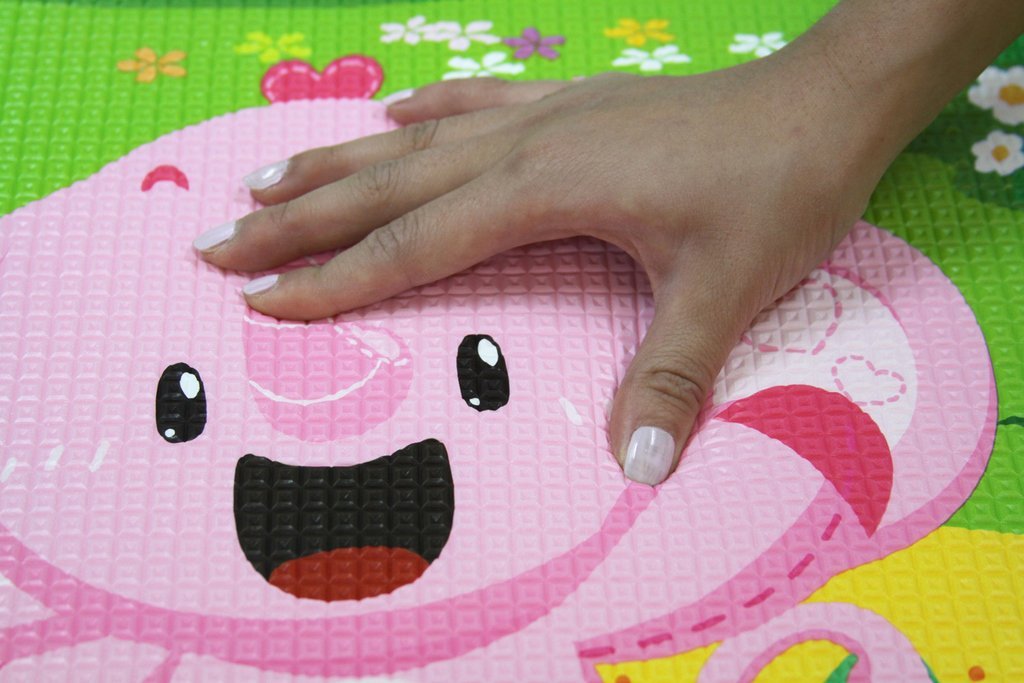 แผ่นรองคลานที่นิยมมากสุดและดีสุดในอเมริกา Baby Care Play Mat ลาย Pingko Friends