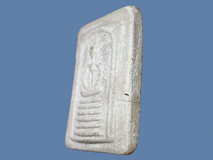 พระสมเด็จ วัดไชโย พิมพ์ 6 ชั้นอกตัน ไม่ทราบยุค