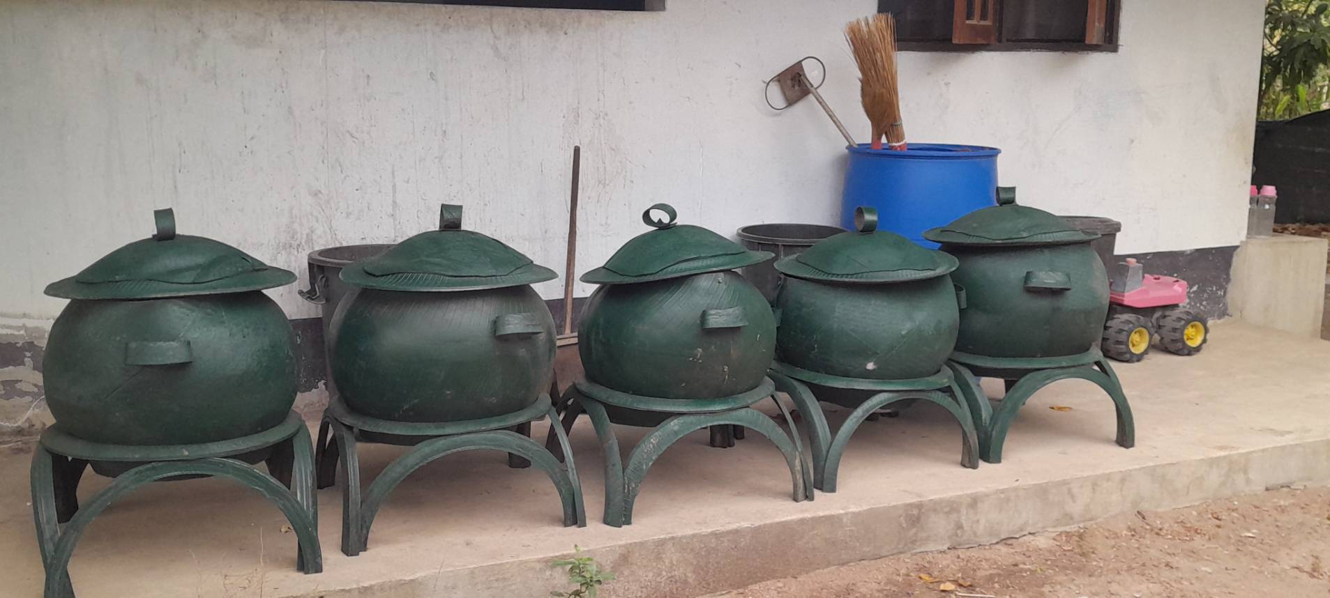 ถังขยะยางรถยนต์ 001-Tire80 Tire bin 80 Liter. 001-Tire80,ถังขยะยางรถยนต์เชียงราย,เชียงรายขายถังขยะยางส่งราชการ