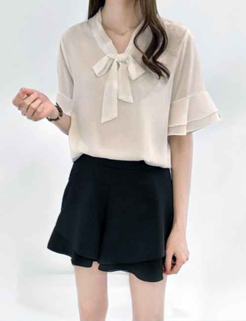 เสื้อแฟชั่นแขนระบายผูกโบว์คอสวยๆมี 3สี รหัส2054
