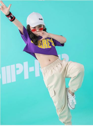 พร้อมส่ง ชุดเต้น แขนสั้น Chare' พร้อม กางเกงคาร์โก้ สีครีม