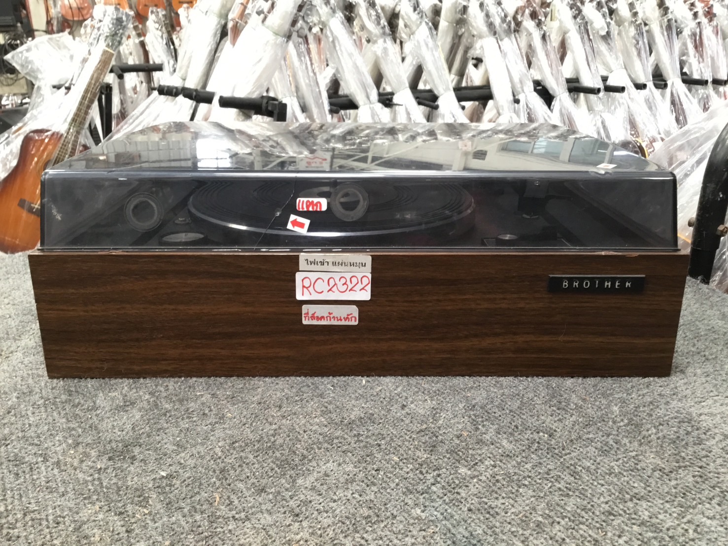 เครื่องเล่นแผ่นเสียง BROTHER : ST-204