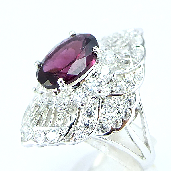 แหวนเงินแท้ราคาถูกชุบทองคำขาว พลอยแท้โรโดไลท์การ์เน็ต 3.25 กะรัต เพชรCZ 1.30 กะรัต งานประณีตสวยงาม สั่งผลิตค่ะ