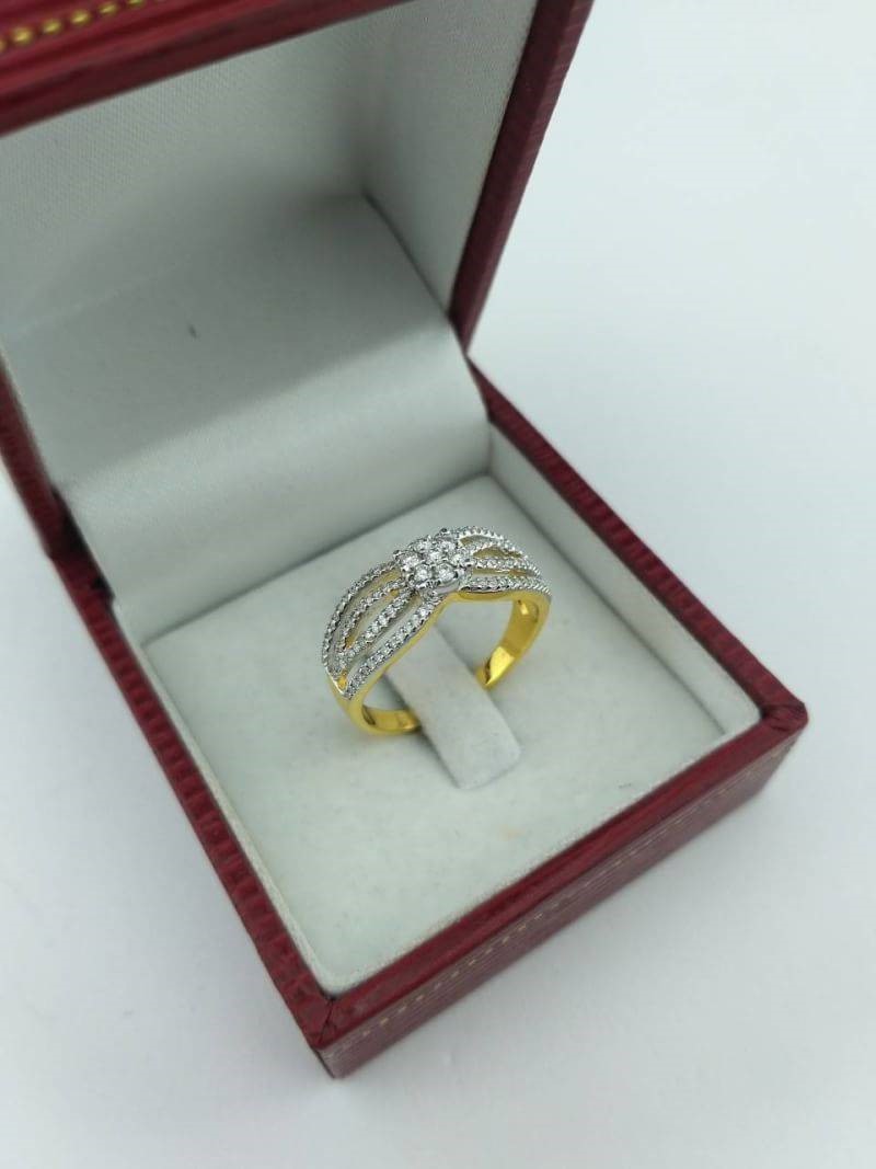 สั่งผลิตเพชรเบลเยี่ยมคัท แหวนแต่งงาน แหวนหมั้น ใส่เที่ยว ออกงาน แหวนทองคำ 18K เพชรแท้ 0.37 กะรัต 3.54 กรัม น้ำ 99 ราคาถูกมาก มีใบรับประกันค่ะ