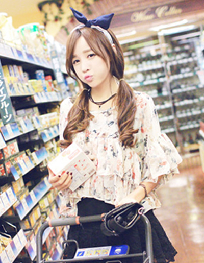 เสื้อครอปแฟชั่นลายพิมพ์ดอกไม้สวยหวานสไตล์เกาหลี รหัส 1660-สีขาวครีม