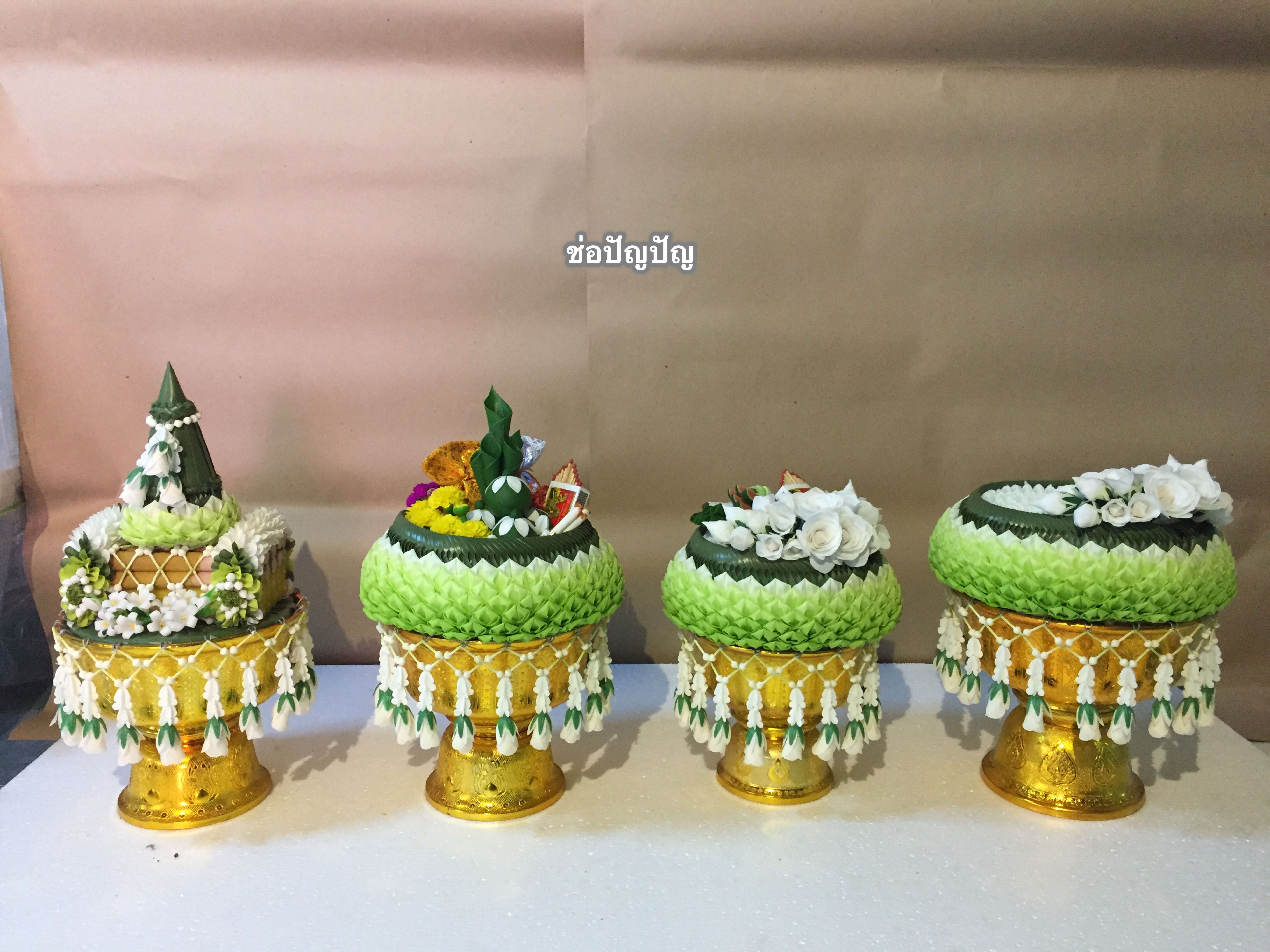 ขันหมากผ้า โทนขาวเขียว (7พานฝาชี1คู่)