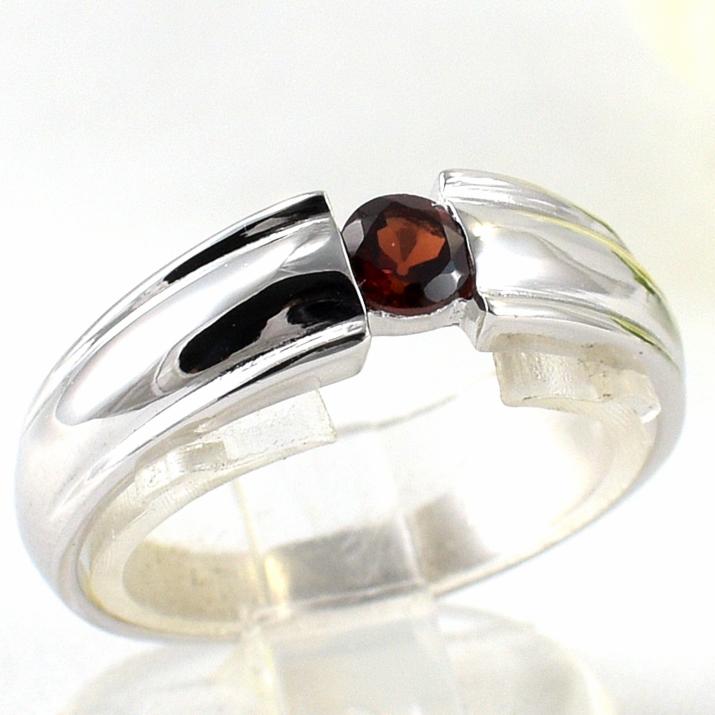 แหวนเงินแท้ราคาถูกชุบทองคำขาว โกเมนแท้ 0.35 กะรัต งานประณีตสวยงาม สั่งผลิตค่ะ