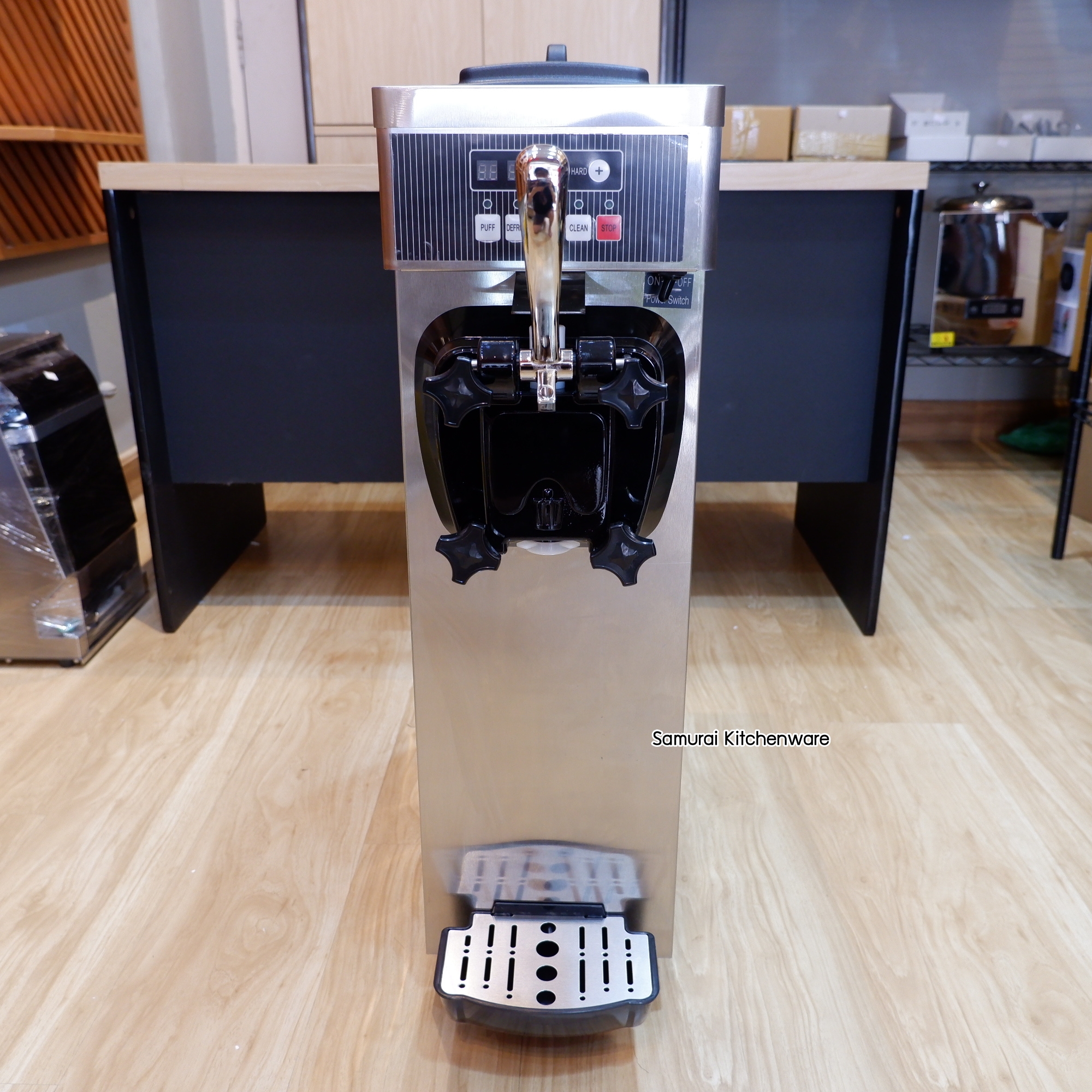 เครื่องทําไอศครีม Soft Serve 1 หัว