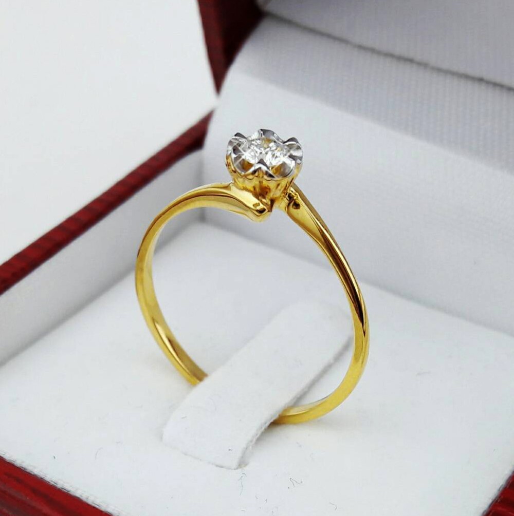 สั่งผลิตเพชรเบลเยี่ยมคัท แหวนแต่งงาน แหวนหมั้น ใส่เที่ยว ออกงาน แหวนทองคำ 18K เพชรแท้ 0.13 กะรัต 1.90 กรัม น้ำ 99 ราคาถูกมาก มีใบรับประกันค่ะ