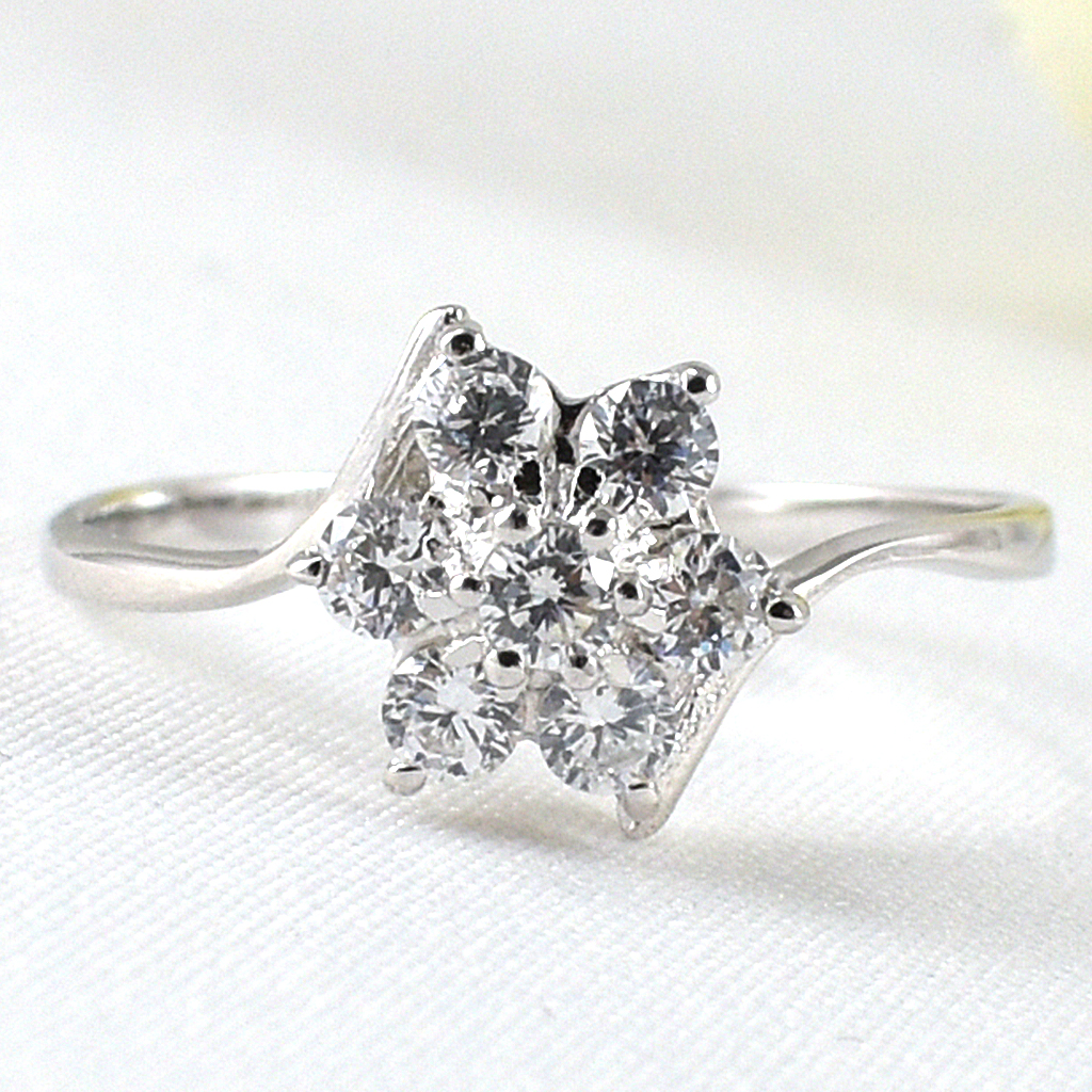 แหวนเงินแท้ราคาถูกชุบทองคำขาว เพชรCZแท้ 0.42 กะรัต งานประณีตสวยงาม สั่งผลิตค่ะ