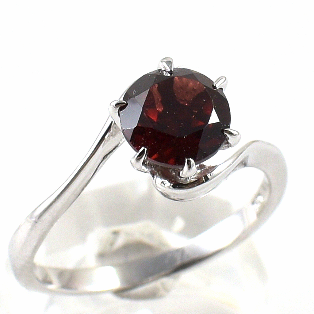 แหวนเงินแท้ราคาถูกชุบทองคำขาว โกเมนแท้ 1.65 กะรัต งานประณีตสวยงาม สั่งผลิตค่ะ