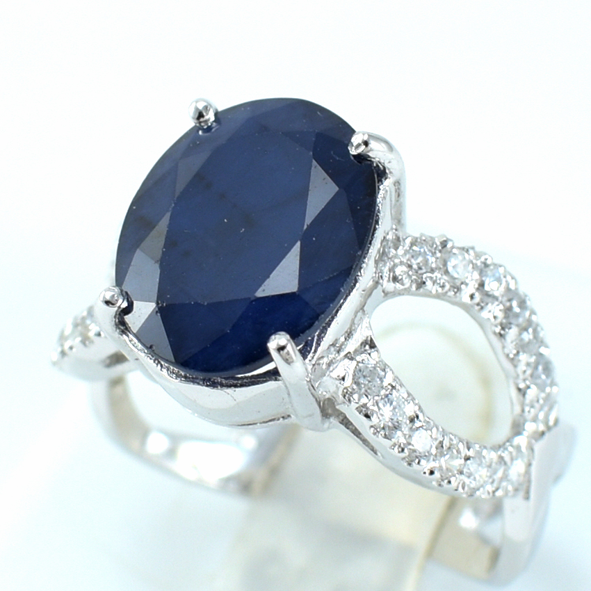 แหวนเงินแท้ราคาถูกชุบทองคำขาว ไพลินแท้ 5.75 กะรัต เพชรCZ 0.42 กะรัต งานประณีตสวยงาม สั่งผลิตค่ะ