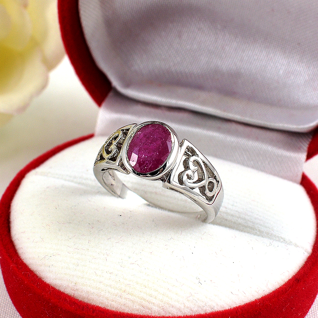 แหวนเงินแท้ราคาถูกชุบทองคำขาว ทับทิมแท้ 1.60 กะรัต งานประณีตสวยงาม สั่งผลิตค่ะ