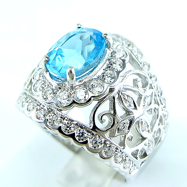 แหวนเงินแท้ราคาถูกชุบทองคำขาว สวิสบลูโทปาซแท้ 2.25 กะรัต เพชรCZ 1.09 กะรัต งานประณีตสวยงาม สั่งผลิตค่ะ