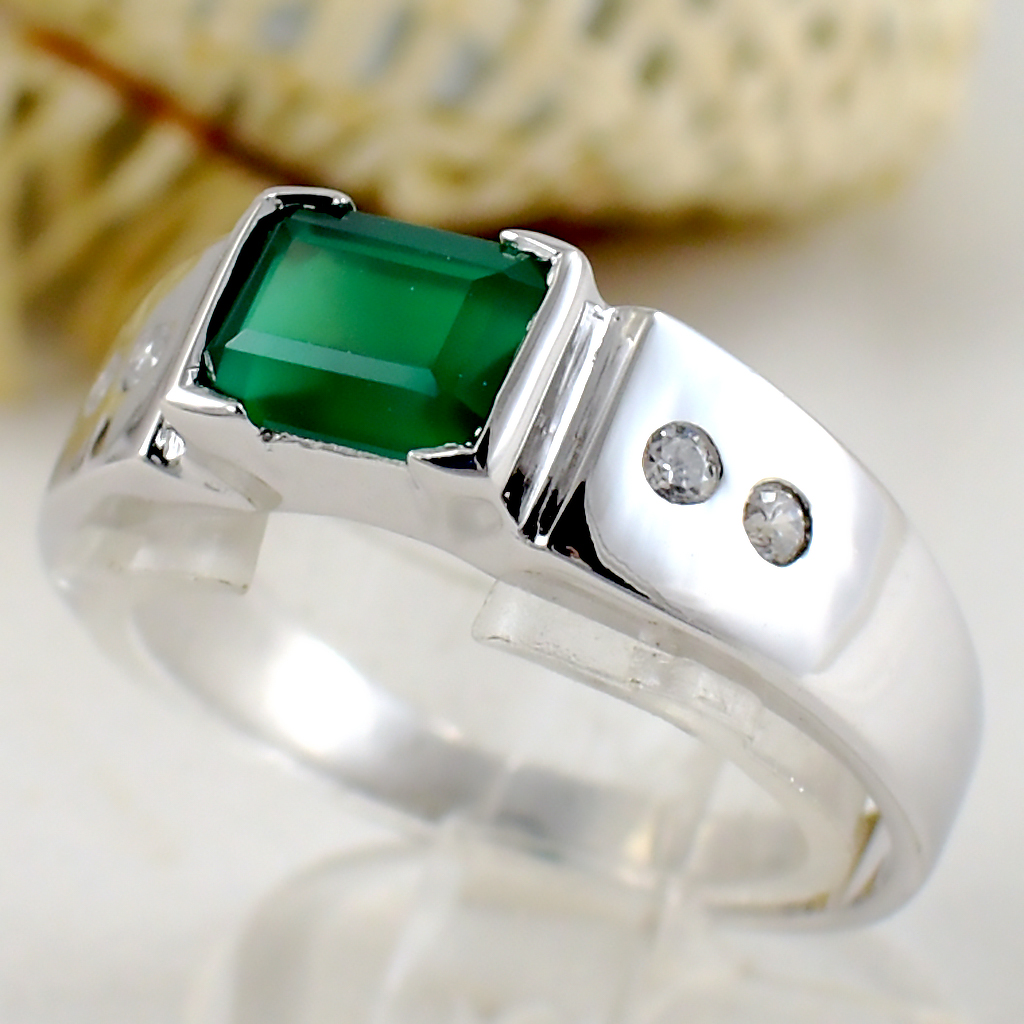 แหวนเงินแท้ราคาถูกชุบทองคำขาว พลอยแท้กรีนอะเกท 0.75 กะรัต เพชรCZ 0.12 กะรัต งานประณีตสวยงาม สั่งผลิตค่ะ