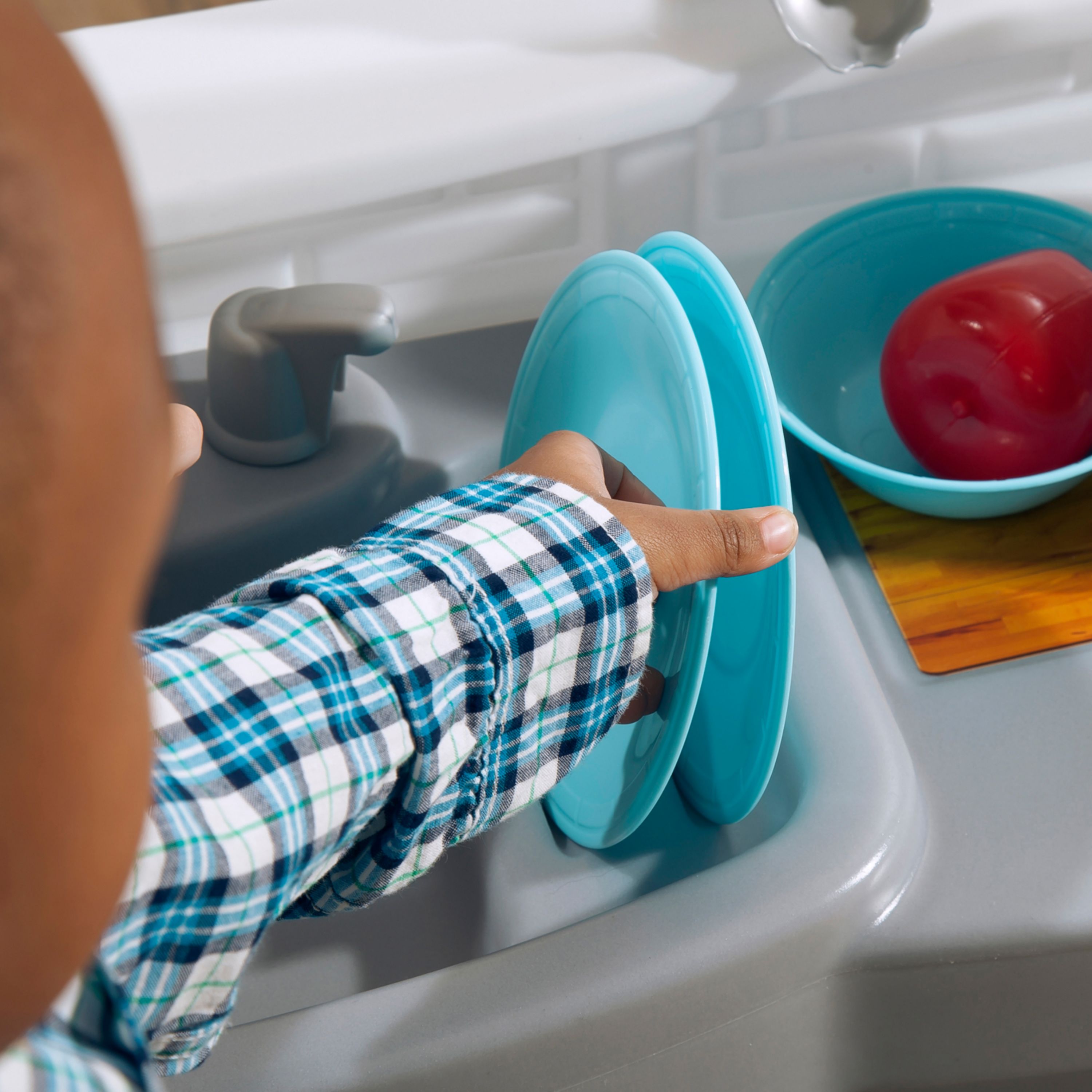 ครัวจำลอง รุ่นใหม่ล่าสุด Step2 Modern Cook Kitchen ดีไซน์โมเดิร์น ทันสมัย แบบที่ทุกคนในบ้านชื่นชอบ นำเข้าจาก USA แท้ 100%